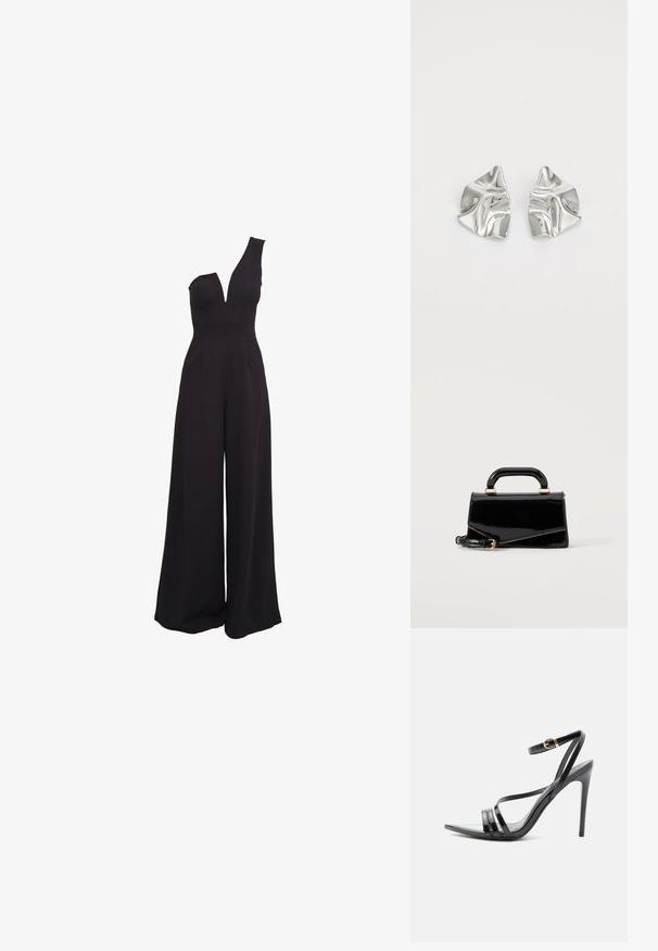 Schwarzer Jumpsuit mit einem einseitigen Design, tiefem V-Ausschnitt, weiten Beinen und einem taillierten Oberteil. Hergestellt aus einem glatten, dehnbaren Stoff.; Schwarze Sandale mit hohem Absatz und dünnen Riemen über den Zehen und am Knöchel, mit einer goldenen Schnalle an einem schlanken Stiletto-Absatz.; Schwarze glänzende rechteckige Handtasche mit oberem Griff, goldener Hardware und abnehmbarem Riemen, auf hellem einfarbigem Hintergrund platziert.; Silberne Metallohrringe mit einem wellenförmigen, skulpturalen Design, das eine polierte Oberfläche und unregelmäßige Formen aufweist, die eine zeitgenössische Ästhetik betonen.
