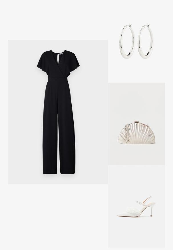 Sort jumpsuit med bred bendesign, korte flæseærmer og v-udskæring. Har en nøglehulslukning bagpå og en tætsiddende talje for et strømlinet look.; Hvid stilet med spids tå, slingback med ankelrem og dekorative perler samt blonder foran.; Metallisk sølv clutch-taske formet som en muslingeskal med en sølvkæde hængende på siden.; Sølvøreringe i form af hoops med en glat, blank finish. Cirkulær form, der har en sikker lås. Simpelt og elegant design.