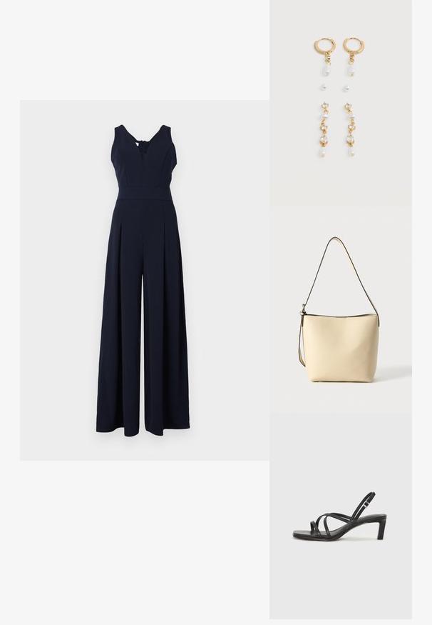 Marine jumpsuit med dyb V-udskæring, ærmeløs design og brede plisserede ben. Fremstillet af glat, let stof med lynlås i ryggen.; Sort remsandale med firkantet tå og en lav blokeret hæl. Har flere tynde stropper og en justerbar ankelrem. Fremstillet af glat læder.; Beige struktureret skuldertaske med en buet form, lang strop og en subtil mørk kant langs åbningen. Glat overflade med minimal detaljering.; Guldøreringe i ørering med aftagelige vedhæng med perler og klare ædelsten, arrangeret på en hvid baggrund.