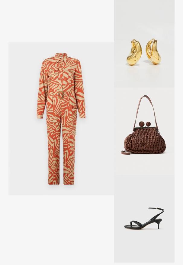 Langærmet jumpsuit med et orange og crème abstrakt mønster. Har to brystlommer, en bæltestrop i taljen og knaplukning foran. Lavet af letvægtsstof.; Sort damesandal i læder med tynde remme, en tå-loop, ankelspænde og en mellemhøj stiletthæl på en neutral baggrund.; Brun flettet læderhåndtaske med en enkelt strop og to store runde trælukninger på toppen.; Guldringeøreringe med en glat, buet form og poleret overflade. Udstyret med en lukkeanordning og lette fordybninger for detaljer.