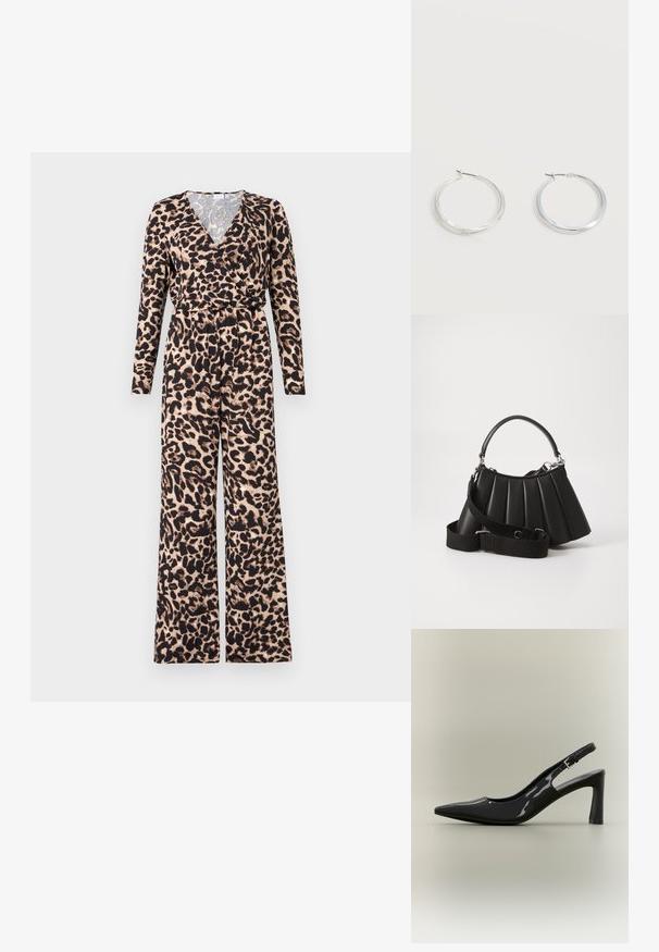 Jumpsuit med leopardprint, lange ærmer og omslagdesign. Fremstillet af blødt stof, med en beige baggrund og sorte accenter.; Sort laklæder slingback pumpt med spids tå, blokhæl i mellemstørrelse og justerbar spænde.; Sort plisseret handbag med et rundet håndtag, justerbar rem og blank overflade. Har sølvfarvet hardware og en struktureret silhuet.; Sølvfarvede metaloorringe med glat, let buet overflade og låsemekanisme på en ensfarvet hvid baggrund.