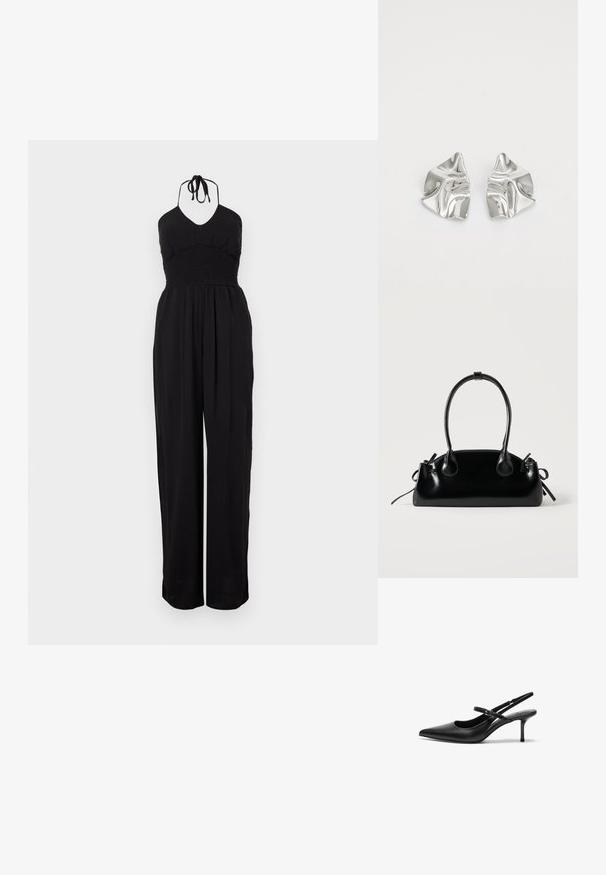Sort halterneck jumpsuit med smocked liv, vide bukser og en struktureret overflade. Justerbare nakkebånd fuldender designet.; Sorte læder slingback hæle med spids tå, slank justerbar rem og en stiletto hæl på cirka 5 cm, glat tekstur.; Lille sort blank håndtaske med to lange håndtag og snøre-detaljer i siden på en ensfarvet lys baggrund.; Sølvmetal øreringe med et bølgende, skulpturelt design, der har en poleret overflade og uregelmæssige former, hvilket fremhæver en moderne æstetik.