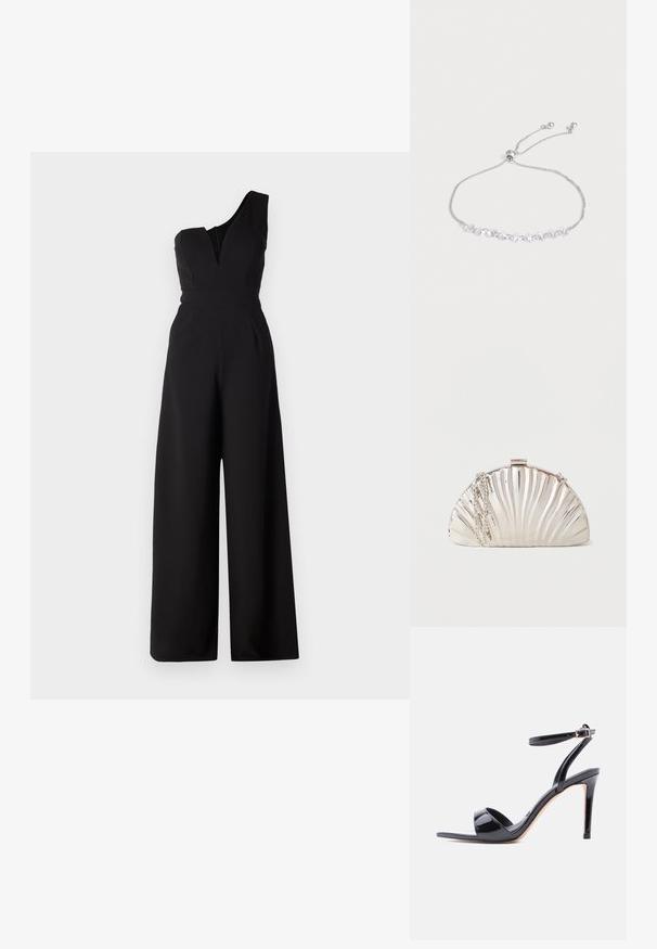 Sort jumpsuit med ensidig design, dyb v-hals, tætsiddende talje og brede bukser. Fremstillet af glat stof med subtil tekstur.; Sort laklæder højhælet sandal med åben tå, ankrem og spænde, vist fra siden på en hvid baggrund.; Metallisk sølv clutch-taske formet som en muslingeskal med en sølvkæde hængende på siden.; Delikat justerbar sølvarmbånd med små terningformede klare krystaller trænet langs kæden på en ensartet lys baggrund.