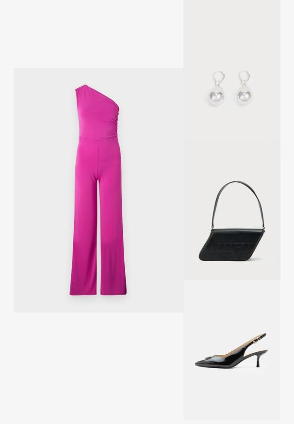 Fuchsia one-shoulder jumpsuit met een aansluitende top en wijde broekspijpen. Gladde stof met lichte plooien bij de schouder voor textuur.; Zwarte lakleren slingback hak met spitse neus, kleine kittenhak en zilveren gespsluiting op een effen witte achtergrond.; Zwarte leren schoudertas met een driehoekige vorm, geperst logo en een enkele verstelbare riem. Minimalistisch ontwerp met een gladde textuur.; Zilveren druppeloorbellen met gladde, ronde, reflecterende oppervlakken die hangen aan klapring-sluitingen. Achtergrond is puur wit.