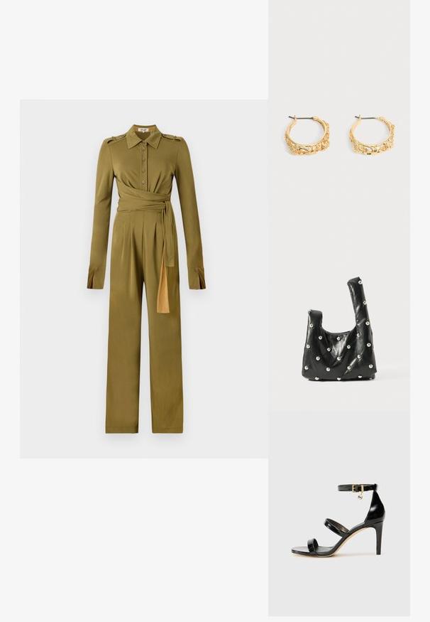 Olijfgroen jumpsuit met kraag, knopen aan de voorkant en lange mouwen. Beschikt over een ceintuur in de taille en wijde pijpen. Zachte, gladde stof.; Zwarte gepatineerde leren sandaal met drie banden, enkelgesp en 10 cm hoge stiletto hak. Bevat gouden hardwaredetails en een logo charm.; Zwarte leren tas met een zachte textuur, voorzien van ronde bovenhandvatten en metallic parelaccenten op het oppervlak. Compacte, gestructureerde vorm.; Set gouden creolen met sierlijke bloem- en bladreliëf op een neutrale achtergrond.