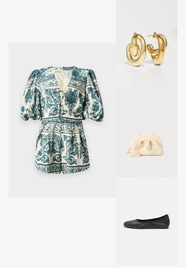 Blomsterprintet romper i creme og teal. Har puffærmer, en dyb V-udskæring, snore-detalje og en tætsiddende talje.; Sort læderballetsko med rund tå, glat tekstur, minimal syning og et fleksibelt såldesign.; Håndtaske i kremfarvet stof med blomsterbroderi, blød afrundet topramme og justerbar rem, lagt foran på en lysegrå baggrund.; Charlotte Chesnais BO INITIAL BLOW - Øreringe - gold-coloured