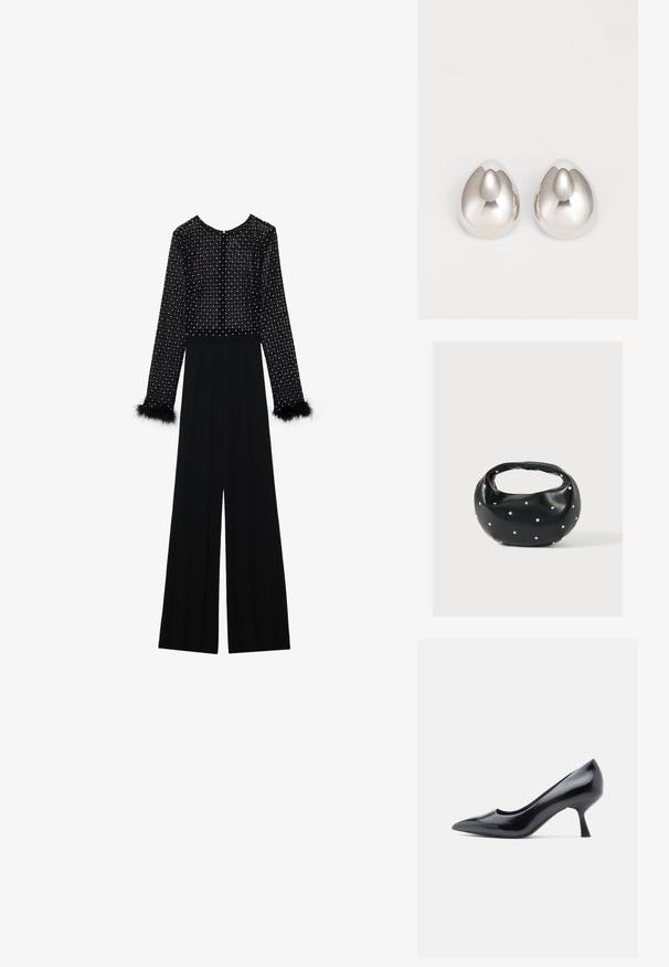 Sort jumpsuit med lange ærmer, udsmykket bodice med krystaller og fjer-accenter ved manchetterne. Bred ben-design, slank silhuet.; Sort laklæderstilet med spids tå og en mellemhøj stilet hæl. Glat tekstur og minimalistisk design uden synlige dekorationer.; Sort læderhåndtaske med en rundet form, dekoreret med sølvnitter, og et kort håndtag. Glat tekstur og lynlåslukning.; Sølv metal øreringe med et glat, afrundet design, der ligner en dråbeform, og har en reflekterende overflade og sømløs finish.