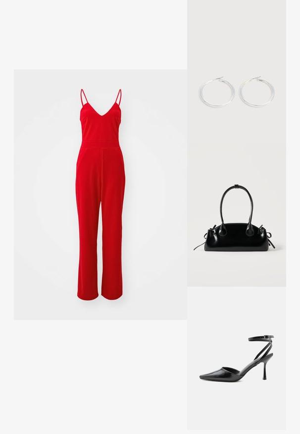 Rød jumpsuit med v-hals, tynde stropper og flagrende ben; lavet af glat stof med en tætsiddende overdelsdel og elastisk talje.; Sort spids højhælet sko med tynde ankelremme og sølvspænde på en ensfarvet lys baggrund.; Lille sort blank håndtaske med to lange håndtag og snøre-detaljer i siden på en ensfarvet lys baggrund.; Par skinnende sølvøreringe med tynde trådlåse, vist på en lys grå baggrund.