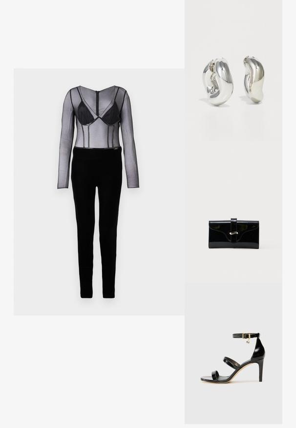 Bodysuit de malla negra con mangas largas, superpuesto sobre un fondo negro elegante. Destacan los aros de soporte y el cierre de cremallera en la parte posterior.; Sandalia de charol negro con tres correas, hebilla en el tobillo y tacón de aguja de 10 cm. Presenta detalles de hardware en oro y un charm con el logo.; Cartera rectangular negra y brillante con una correa frontal y cierre de broche metálico plateado, colocada sobre un fondo blanco liso.; Pendientes escultóricos de plata con formas suaves y curvas y superficies reflectantes. Presentan un diseño de aro cerrado y una forma orgánica distintiva.