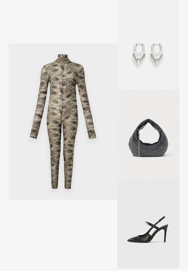 Langsleeve, aansluitende body in transparant materiaal met een bloemenpatroon in beige en donkere tinten, met een hoge hals en lange benen.; Zwarte leren slingback pumps met hoge hak, puntige neus, opengewerkt ontwerp en verstelbare band met metalen beslag.; Zwarte mesh handtas versierd met zilveren studs, met een gebogen handvat en een kettingschouderriem. Zachte textuur met een ronde vorm.; Zilveren hartvormige hangsloten met gegraveerde teksten "JA" en "NEE", gepolijst oppervlak, symmetrisch ontwerp en een robuuste metalen sluiting.