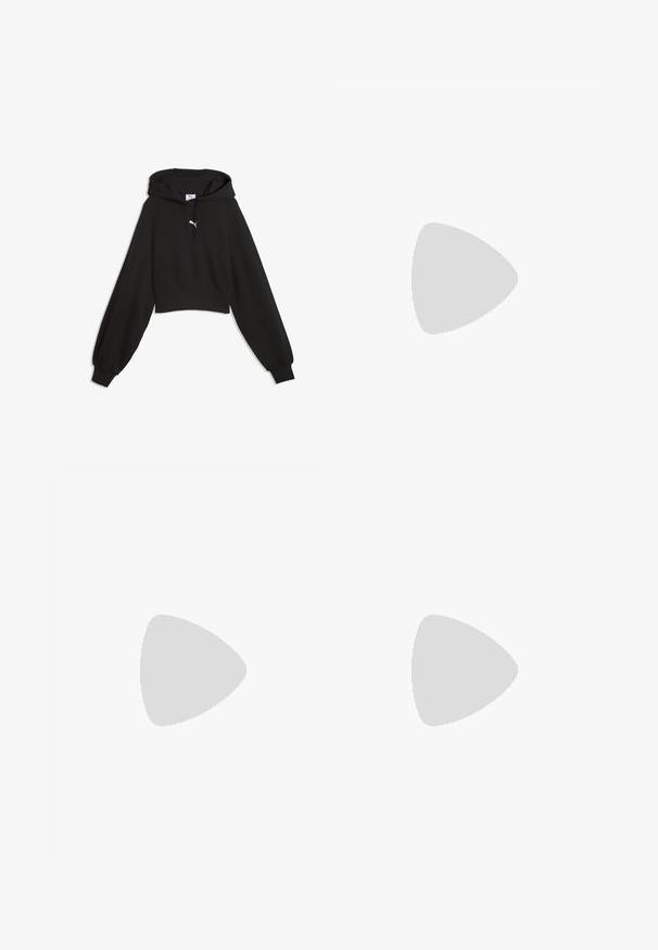 Schwarzer cropped Hoodie mit langen Ballonärmeln, Kordelzugkapuze, gerippten Bündchen und Saum, mit kleinem weißem Puma-Logo auf der Brust.; Schwarze, hoch taillierte Sportshorts aus glattem, dehnbarem Material. Mit glatten Nähten und einem figurbetonten Design, ideal für Sportbekleidung.; Weiße klobige Sneakers mit strukturiertem Obermaterial, Mesh-Einsätzen und dicken Gummisohlen mit markantem Profil. Inklusive Schnürsenkeln und Zuglasche.; Schwarze Hobo-Tasche aus weichem Stoff, mit einer geschwungenen Form, einem Reißverschluss und einem breiten, verstellbaren Tragegurt. Glatte Textur ohne Muster.