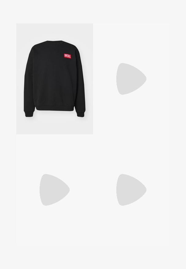 Diesel S-NLABEL-L1 - Sudadera - black; Camiseta blanca de algodón con cuello redondo, mangas cortas y un pequeño logotipo en relieve en el frente. Diseño simple y clásico.; Jeans de mezclilla azul con un corte recto, con un lavado claro, diseño de cinco bolsillos, costuras sutiles y cierre de botón y cremallera.; Zapatillas deportivas negras con tejido texturizado y suelas de goma, con cordones elásticos y un acento azul en el talón. Combinadas con pantalones de mezclilla claros.