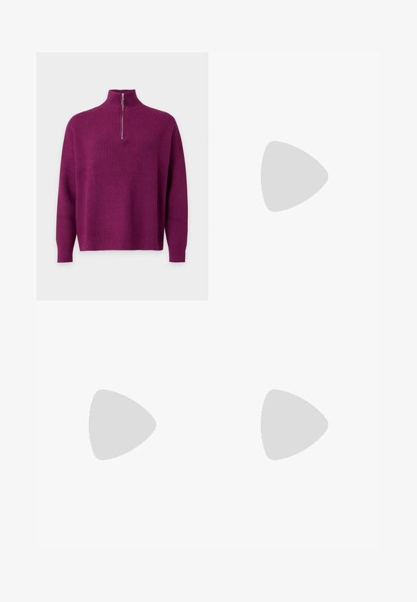 Lilla ribstrikket sweater med lange ærmer og en kort lynlås foran på en høj krave.; Mørkebrune formelle bukser med plisseringer, bæltestropper og lige ben.; Bordeaux patenterede læderslippers med en lav blokhæl, der har traditionel syning og en stropdetalje over forfoden.; Mørkebrun læder skuldertaske med flettet håndtag og synlige sømdetaljer på forsiden.