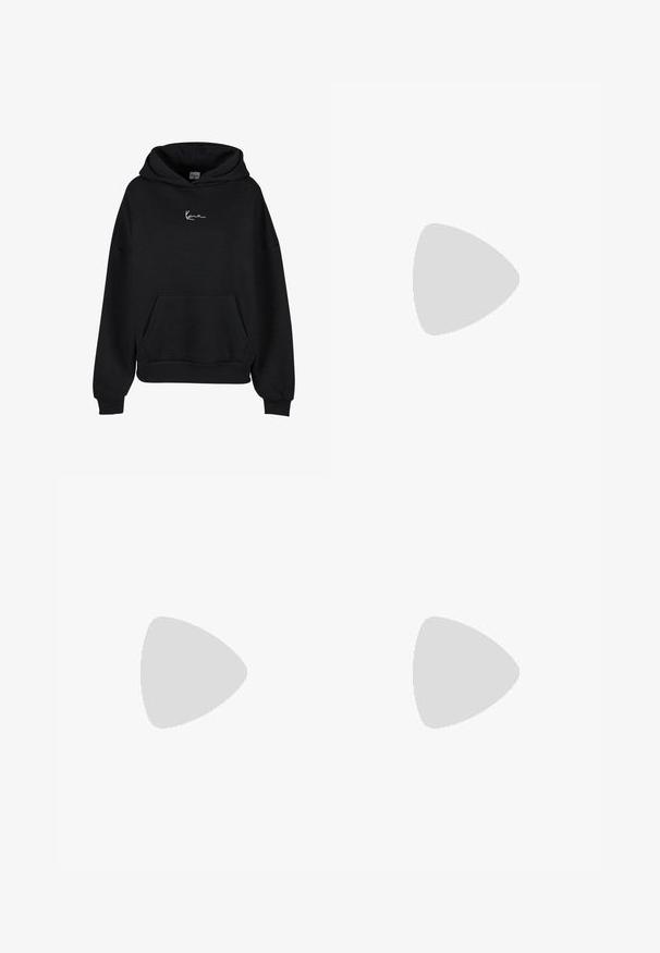 Sort hoodie lavet af blødt stof, med en kengurulomme og et logo broderet i hvid på brystet. Løs pasform med ribbede cuffs.; Sort langærmet t-shirt lavet af blødt, strækbart stof. Har rund halsudskæring og en tætsiddende overdel med lige kant.; Sorte leggings lavet af strækbart materiale, med en høj talje og hvide sidest stripes langs benene. Glat tekstur, tætsiddende design.; Even&Odd Plateaustøvler - black