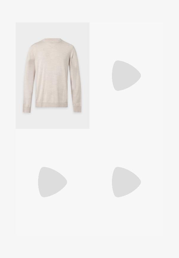Pull beige clair à manches longues et col rond, avec poignets et ourlet côtelés, présenté sur un fond clair uni.; Chemise à manches longues gris foncé avec un motif géométrique discret en relief sur toute la surface et un col classique, présentée sur un fond blanc.; Pantalon droit noir pour homme avec passants de ceinture et fermeture avant par bouton sur un fond clair.; Baskets en cuir verni noir avec un bout arrondi, un laçage, une semelle en caoutchouc texturé et une finition lisse.