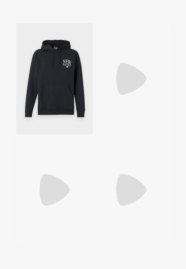Sort New Balance-hættetrøje med frontlomme og hvidt logotekst på venstre bryst, med justerbar snøre i hætten.; Sort bomulds T-shirt med rund halsudskæring, korte ærmer og et lille rødt Diesel-logo på brystet. Lige nederste kant, minimalistisk design.; Denim jeans i en mellemblå vask med lige ben, fem lommer og gule stikninger.; Sort og grå Nike Air Max sneaker, der flyder over grå betontrin med tekstureret jordbaggrund.
