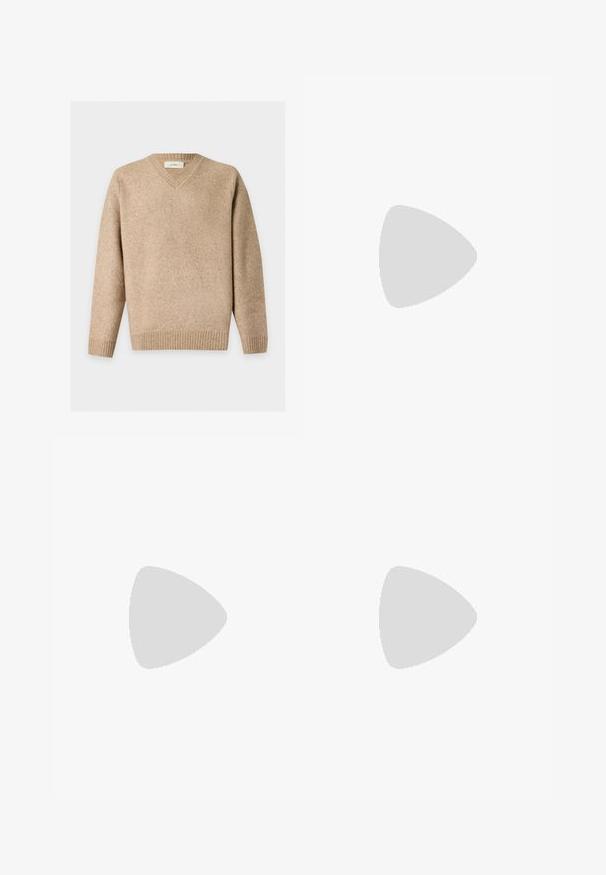 Pull en laine beige à col en V avec poignets et ourlet côtelés, présenté à plat sur un fond clair.; Chemise blanche à manches longues avec col pointu et patte de boutonnage dissimulée sur fond uni.; Pantalon beige plissé en tissu texturé, avec une fermeture à boutons, des poches latérales et un accent métallique sur la ceinture.; Mocassin en cuir noir avec un bout arrondi et froncé, et une semelle plate sur un fond blanc uni.