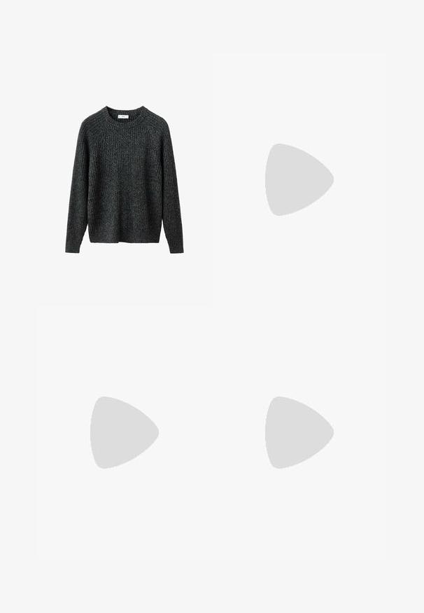 Pull gris foncé côtelé avec manches longues, col rond et coupe décontractée. Fabriqué en tissu texturé. Aucun accessoire visible ni motif.; Débardeur noir côtelé sans manches avec un col rond, conçu pour un usage décontracté.; Pantalons noirs au design droit, fabriqués à partir d'un tissu lisse. Dotés de plis sur le devant et d'une fermeture à un bouton à la taille.; Mocassins en cuir noir avec une finition lisse, bout rond, une sangle décorative avec des accessoires en or, et une semelle noire robuste.
