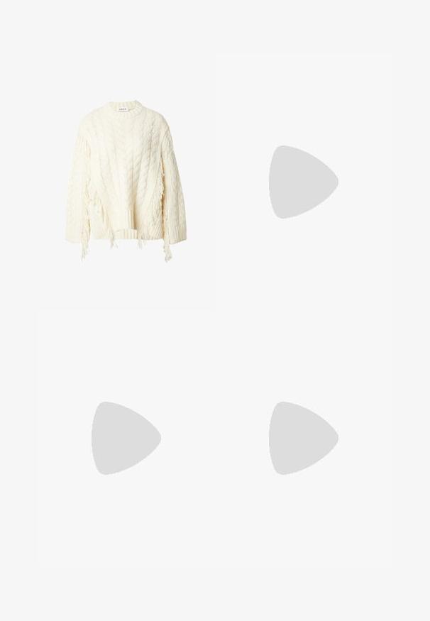 Crème-kleurige gebreide trui met een kabelpatroon en franjerand aan de zijkanten. Heeft een ronde hals en ribgebreide manchetten.; Langsleeve crèmekleurig shirt van een zachte, gladde stof met een ronde halslijn en een minimalistisch ontwerp. Geen patronen of aanvullende accenten.; Beige leggings met een hoge, brede tailleband, gemaakt van een zachte, rekbare stof. Rechthuidig ontwerp zonder zichtbare naden of patronen.; Even&Odd Snowboots  - beige