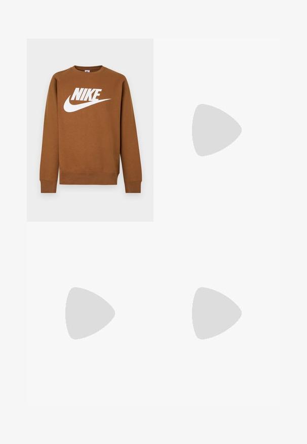 Bruine crewneck sweater met lange mouwen met een groot wit Nike-logo en swoosh op de borst tegen een effen achtergrond.; Witte katoenen t-shirt met korte mouwen en een ronde hals; heeft een klein zwart rechthoekig Nike Air logo op de linkerkant van de borst.; Beige, wijde broek van katoen met een sluiting aan de voorkant, riemlussen en zijzakken. Soepele textuur met zichtbare stikdetails.; Nike Total 90 III voetbalschoenen in metallic goud met een witte swoosh, met een gladde textuur, vetersluiting en rubberen zool.