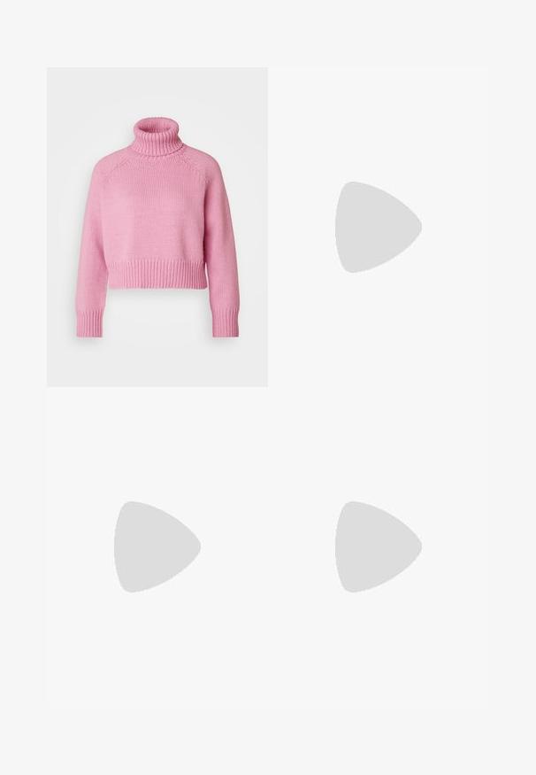 Vero Moda Petite VMMIRANDA - Strickpullover - fuchsia pink; Schwarze weite Jeans aus Denim, mit hoher Taille, Fronttaschen und einer großen Öffnung am Hosenbund für eineweite Beinform.; Schwarze Leder-Stiefelette mit spitzem Zeh, schlanker Silhouette und klobigem quadratischem Absatz. Glatte Textur mit minimalen Nähdetails.; Schwarze Lederhandtasche mit dreieckiger Form, schrägem Klappdeckel und rundem Oberhandgriff. Verfügt über eine glatte Textur und minimalistische Designdetails.