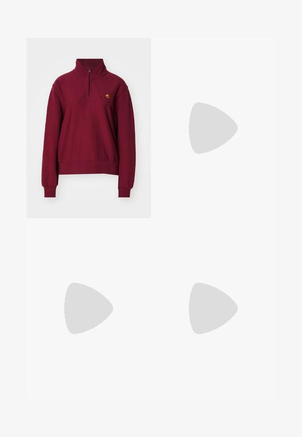 Carhartt WIP AMERICAN HIGH NECK - Sudadera - malbec; Camiseta de algodón blanca con cuello redondo, mangas cortas y un corte relajado. Presenta un logo sutil en el área del pecho izquierdo. Textura suave.; Pantalones de pana negros con un diseño de pierna recta, que presentan un cierre de botón y bolsillo lateral. Textura suave con finas rayas verticales.; Zapatilla de cuero negro con acabado texturizado, punta redonda y suela de plataforma gruesa. Presenta costuras de acento amarillas y logotipo de la marca en el lateral.