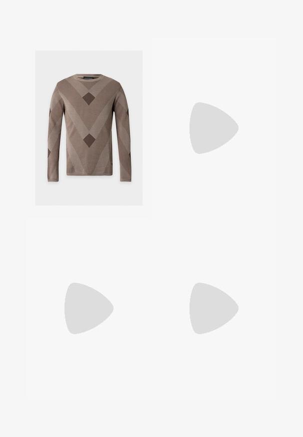 Pull beige à manches longues en maille avec des motifs géométriques en V et losange marron foncé sur le devant et les manches, col rond.; Jean blanc à jambe droite en denim, doté d'une braguette à boutons, de passants pour ceinture et de cinq poches. Le tissu présente une texture lisse.; Baskets basses en cuir marron foncé avec semelle en caoutchouc noire, lacets à l'avant et design minimaliste épuré sur fond clair.; Pochette rectangulaire en daim gris avec poignée supérieure, bandoulière détachable et détail de ceinture à boucle argentée sur le rabat avant.