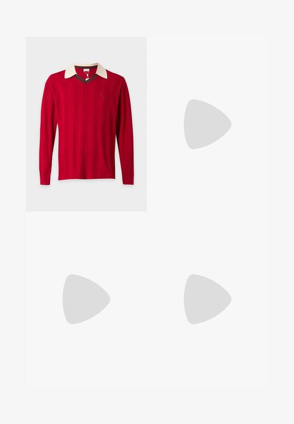 Pull rouge à manches longues avec de fines rayures verticales, un col blanc texturé et une bordure marron en V.; Chemise blanche à manches longues avec boutons et col pointu, présentée sur un fond gris clair uni.; Pantalons larges rouges en tissu texturé avec une taille haute. Comprend des poches latérales et une finition lisse, mettant en valeur un effet dégradé.; Mocassins en cuir bordeaux à la texture lisse, profil bas et détails cousus sur le dessus. Semelle plate noire. Design épuré.