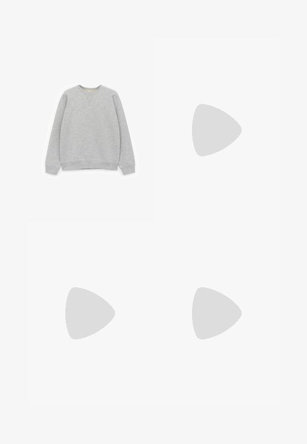 Grau Sweatshirt aus weichem Baumwollmix, mit Rundhalsausschnitt, Raglanärmeln und gerippten Bündchen und Saum, mit einer glatten Textur.; Weißes Baumwoll-T-Shirt mit Rundhalsausschnitt und kurzen Ärmeln. Der Stoff wirkt glatt mit einem klassischen, geraden Schnitt.; Dunkelblaue Jeans aus Denim mit geradem Schnitt, fünf Taschen und Kontrastnähten. Mit Knopfverschluss und Reißverschluss.; Niedriger Sneaker aus off-weißem Leder mit Schnürverschluss vorne und flacher Gummisohle, seitlich auf weißem Hintergrund dargestellt.