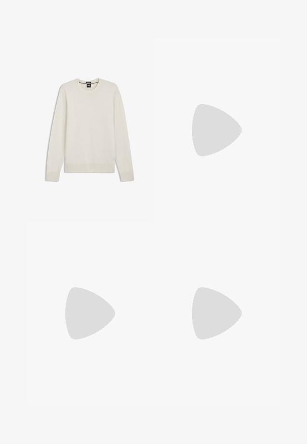 Pull crème à manches longues avec col rond, poignets et ourlet côtelés, étiqueté Boss, présenté sur fond blanc.; Chemise blanche à manches longues avec boutons, fines rayures verticales noires, deux poches poitrine à boutons à l'avant, et col pointu.; Jean droit couleur indigo foncé avec fermeture avant à boutons et zip, passants pour ceinture et design à cinq poches, présenté sur un fond clair uni.; Mocassin en cuir noir avec mors en métal doré et logo "HUGO", présenté sur un tapis beige et un meuble translucide marron.