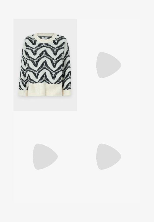 Pull en tricot crème et noir avec un motif en zigzag. Encolure arrondie, ourlet côtelé et coupe décontractée créent une apparence texturée.; Pantalon en denim bleu à jambe large avec un design classique à cinq poches, doté d'une fermeture à boutons et à zip à l'avant, et d'une texture légèrement délavée.; Bottines noires à bout pointu en cuir lisse, avec des talons bas en bloc, associées à un pantalon large blanc. Design simple et moderne.; Sac hobo noir en cuir lisse avec une silhouette arrondie, doté d'une seule sangle ajustable et de détails de design minimalistes.