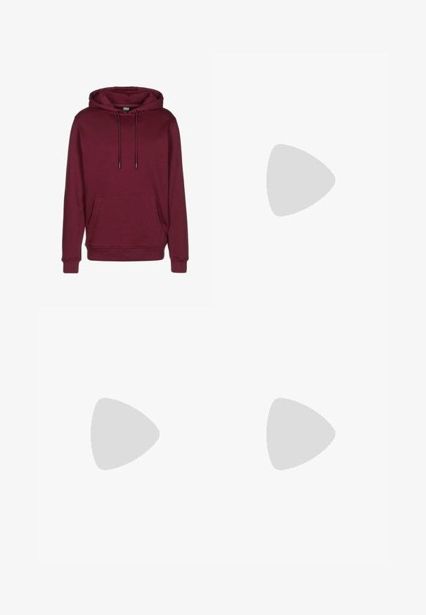 Bordeauxfarbener Hoodie mit Fronttasche, Kordelzugkapuze, gerippten Bündchen und Saum, abgebildet auf weißem Hintergrund.; Weißes kurzärmeliges Hemd mit hohem Kragen und einem Viertel-Reißverschluss. Hergestellt aus weichem, leichtem Stoff mit einer lässigen Passform.; Schwarze, weit geschnittene Hose aus Baumwolle mit Knopfverschluss, vorderen Taschen und einer glatten Textur ohne Muster oder Verzierungen.; Schwarzer Nike Air Force 1 Schuh mit einem glatten Lederoberteil, perforierter Zehenpartie für Atmungsaktivität, schwarzen Schnürsenkeln und einer strukturierten Gummisohle.