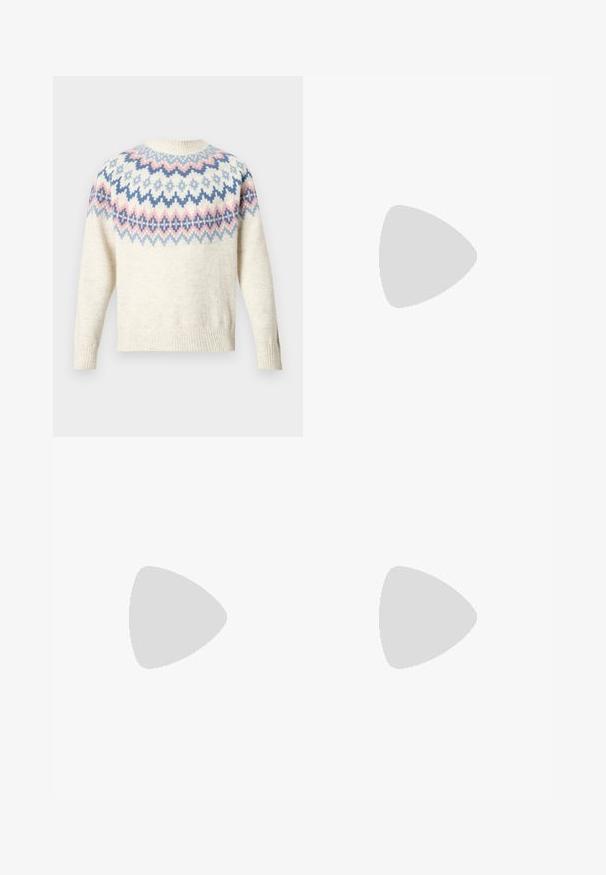 Pull crème à col rond et manches longues, avec un motif coloré composé de dessins géométriques bleus, roses et blancs. Poignets et ourlet côtelés.; Chemise bleu clair à manches longues avec boutons, rayures verticales blanches et bleu marine, une poche avant et un col classique.; Jeans en denim bleu foncé, coupe droite, taille mi-haute, style classique à cinq poches, avec un léger délavage, présentant une fermeture à bouton en métal.; Baskets basses blanches et taupe avec embout perforé, fermeture à lacets et semelle en gomme, vues de côté extérieur sur fond uni.