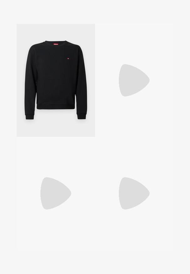 Sort sweatshirt lavet af blødt stof med rund hals og lange ærmer. Lille rødt logo nær brystet. Ribstrikkede manchetter og kant.; Hvid bomulds T-shirt med et stort sort grafisk logo på fronten. Designet inkluderer abstrakte former og teksturer. Korte ærmer.; Mørkegrå jeans med standard pasform, fem-lomme-design, let falmen og en subtil tekstureret afslutning. Metal knaplukning ved taljen.; Sort og grå Diesel sneakers med tyk sål, snørrebåndslukning og tekstureret design på en ensfarvet lysegrå baggrund.