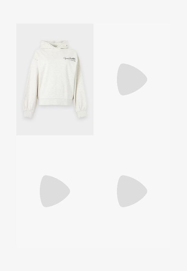 Sweat à capuche gris clair avec œillets métalliques sur la capuche et les manches, portant le texte « Sweet Goodbye » et des accents d'étoiles sur la poitrine.; T-shirt blanc à manches courtes avec col dégagé, taille petite, design simple, présenté sur un fond gris clair.; Abercrombie & Fitch CLASSIC BELTED SCARLETTE MINI SKORT  - Jupe en jean - blue denim; Botte de cowboy en cuir noir avec découpes décoratives, boucle argentée et talon incliné, présentée sur fond blanc.