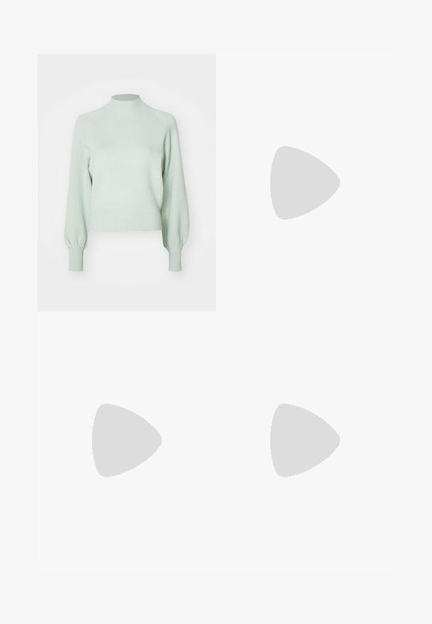 ONLY Knitted ONLFRIDA Knitted - Pullover - aqua gray; Jupe midi plissée en satin vert clair avec une texture lisse. Taille ajustée, longueur mi-mollet, avec des plis verticaux réguliers sur toute la surface.; Chaussure beige à talon bas pour femme avec un bout pointu et une sangle torsadée sur le cou-de-pied et le talon.; Sac à main en simili cuir vert avec une anse torsadée, des accessoires en or et une bandoulière amovible. Forme arrondie avec une texture lisse et des détails de couture.