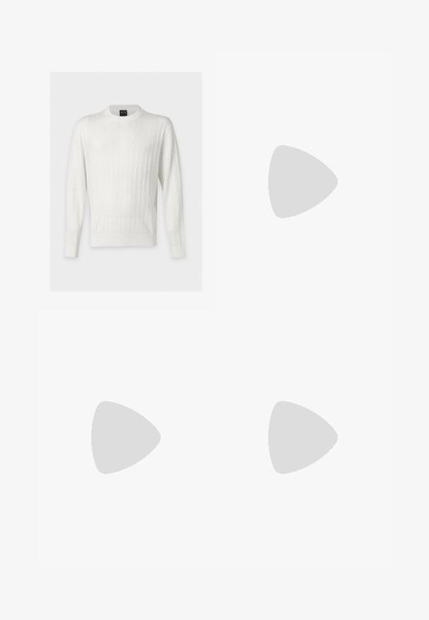 Pull blanc à manches longues avec col rond, motif en losange tricoté et poignets et ourlet côtelés, présenté sur un fond uni.; T-shirt en coton beige avec un col rond et des manches courtes. Présente un motif graphique carré au centre, avec du texte gris et des accents de design.; Pantalon droit marron foncé avec taille élastique et bandes blanches sur les côtés, présenté à plat sur un fond clair.; Baskets basses blanches avec un onglet de talon gris, des lacets blancs et une semelle texturée, présentées sur un fond uni clair.