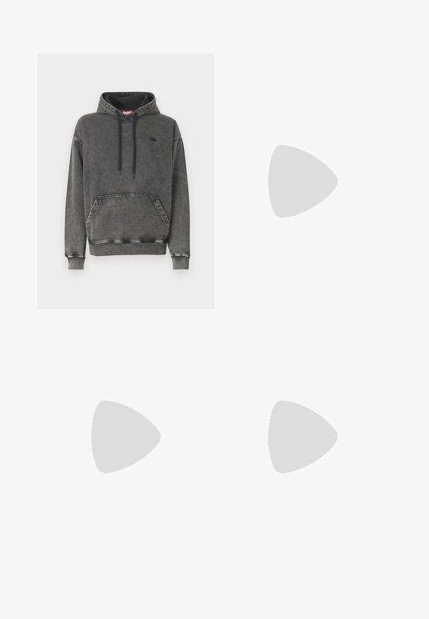 Hoodie en denim gris avec une poche avant, des cordons noirs et un logo discret sur la poitrine. Comprend des poignets et un ourlet côtelés.; T-shirt en coton gris avec un col rond et des manches courtes. Présente un petit logo rouge « DIESEL » sur la poitrine. Texture lisse.; Jean en denim bleu avec une coupe droite, un design à cinq poches et une finition délavée. Dispose d'une ceinture à passants et d'une fermeture à bouton métallique.; Baskets synthétiques noires avec une semelle noire texturée, un bout rond et des lacets plats noirs. Logo blanc remarquablement placé sur le côté extérieur.