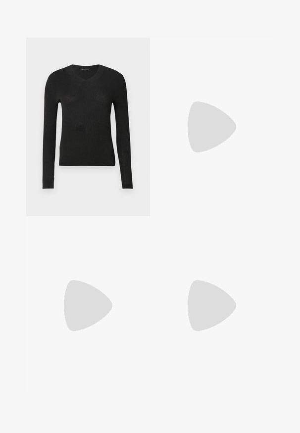 Pull noir côtelé à manches longues avec un décolleté en V. Présente une silhouette ajustée et un tissu texturé, offrant un léger éclat.; Pantalon beige plissé en tissu mélangé coton. Comprend une braguette zippée, une fermeture à bouton et des poches latérales, avec une coupe décontractée et des jambes droites.; Chaussure plate en cuir noir à bout pointu avec talon bas et finition lisse, vue de côté sur un fond gris clair.; Sac à main noir Armani Exchange avec doubles poignées, logo de marque doré sur le devant et une large bandoulière noire réglable avec le texte Armani.