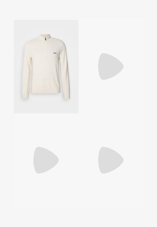 Suéter de punto beige claro con un cuello alto y medio zíper, que presenta un pequeño logo negro en el lado izquierdo del pecho y puños acanalados.; Polo negro de manga corta con cuello y tapeta de dos botones, con un sutil logo BOSS en el pecho y ribete interior verde en el cuello.; Pantalones negros de tela lisa, con diseño de pierna recta, cierre frontal con botón y discretos bolsillos laterales. Aspecto sencillo y entallado.; Zapato de piel negro de corte bajo con suela gruesa marrón estriada, cordones delanteros y logo dorado "Hugo" en el lateral.