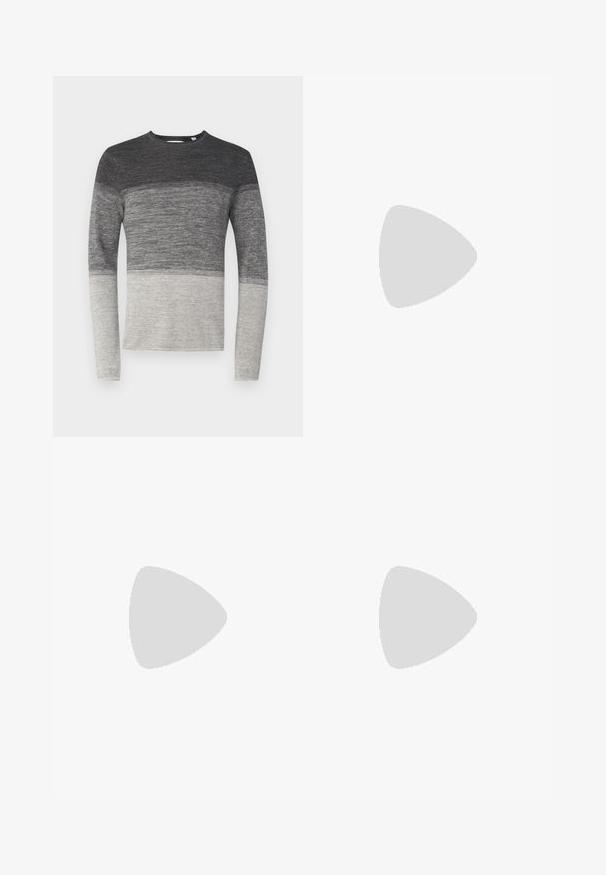 Pull gris à manches longues avec un design en blocs de couleur. Présente une texture tricotée, passant d'un gris foncé à un gris clair en bas.; T-shirt blanc à manches courtes en coton avec un col rond, présentant une texture lisse et un design simple, sans motifs ni accents.; Pantalons en mélange de coton gris avec une coupe slim, fermeture à bouton et deux poches avant. Texture lisse et design à jambe droite.; Baskets basses noires avec semelle en caoutchouc blanche, design à lacets et col rembourré, présentées sur un fond gris neutre.
