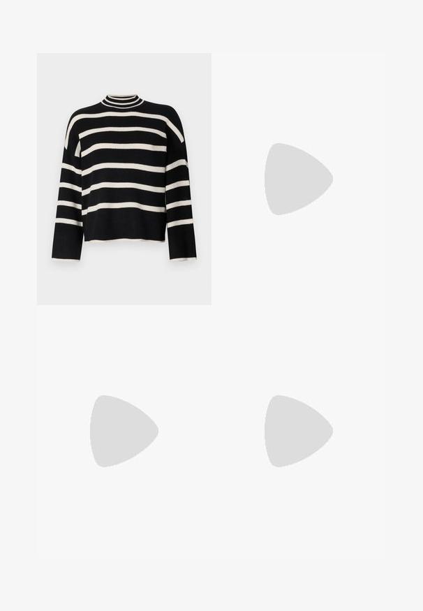 Pull en tricot avec un col haut, présentant des rayures horizontales noires et blanches alternées, une longueur cropped et des manches larges.; Jean large en denim bleu clair avec taille haute, coutures visibles et poches standard. Fermeture à bouton et zip.; Baskets basses en toile noire avec des lacets blancs et une semelle épaisse en caoutchouc blanc multi-couches sur fond blanc.; Sac fourre-tout noir avec texture crocodile, deux longues poignées et une petite fermeture rectangulaire dorée à l'avant.