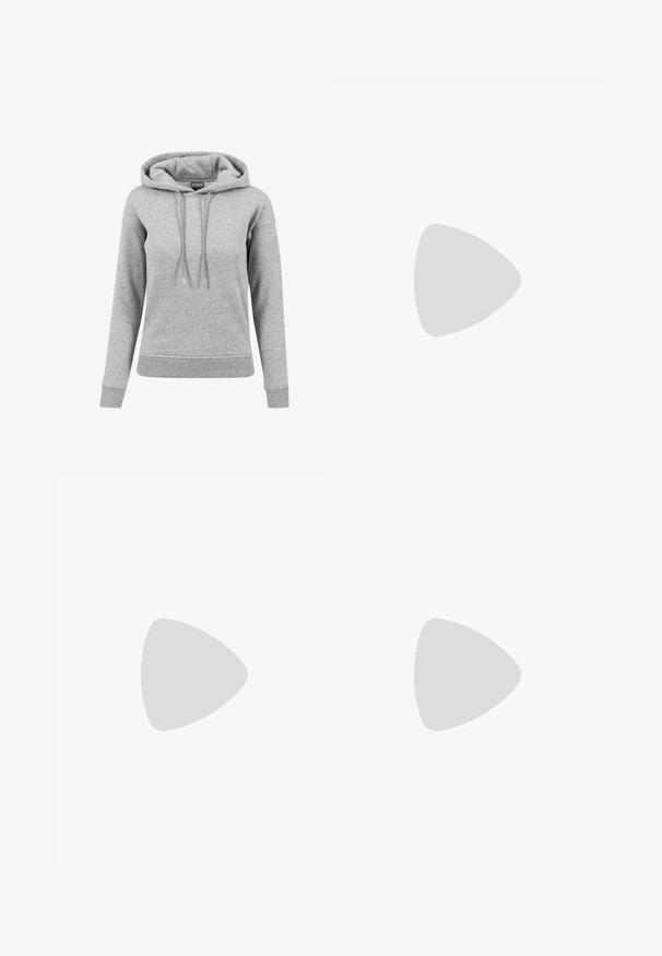 Lysegrå langærmet hættetrøje med snore, ribbet manchetter og kant samt synligt mærke inde i kraven.; Sorte ribbede leggings med en bred, elastisk talje. Stoffet ser strækbart og struktureret ud og slutter lige over anklen.; Hvid chunky sneaker med tyk tekstureret sål, mesh paneler, snørelukning foran og trækstrop ved hælen på en neutral baggrund.; Sort skuldertaske i stof med rektangulær form, udstyret med lynlås, tekstureret overflade og en grå broderet logo på den ene side.