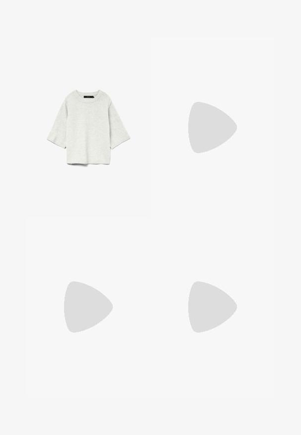 Pull léger gris clair à manches courtes, fabriqué en matériau tricoté doux. Il présente un col rond et un détail côtelé aux manches et à l'ourlet.; Jean gris clair à jambes droites avec poches avant et arrière, passants de ceinture et fermeture par bouton, présenté à plat sur un fond blanc.; Baskets en daim gris avec des rayures en cuir blanc et un logo doré. Semelle en gomme plate, bout rond et design classique à lacets.; Sac à épaule en cuir noir brillant avec un seul compartiment zippé et une fine bandoulière arquée.