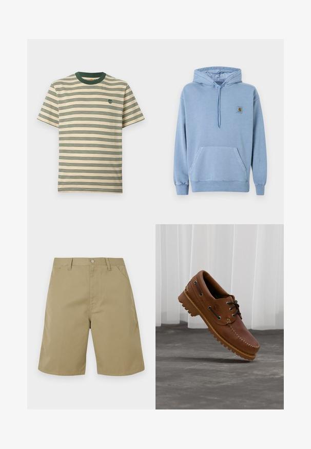 Ανοιχτό μπλε φούτερ Carhartt με κουκούλα και κορδόνι, μπροστινή τσέπη καγκουρό, ριμπ μανσέτες και τελείωμα, και ένα μικρό καφέ λογότυπο στο στήθος.; Μπεζ μπλουζάκι με κοντά μανίκια και οριζόντιες σκούρες πράσινες ρίγες, με σκούρο πράσινο στρογγυλό γιακά και μικρό λογότυπο στο στήθος αριστερά.; Μπεζ σορτς από ύφασμα με λεία υφή, με επίπεδη πρόσοψη, θηλιές για ζώνη και πλαϊνές τσέπες· σχεδιασμός με ευθεία κοπή στα πόδια.; Καφέ δερμάτινο παπούτσι τύπου boat με μαύρα κορδόνια, μπεζ ραφές και ανθεκτική σόλα, αιωρούμενο πάνω από γκρι τσιμεντόλιθο.
