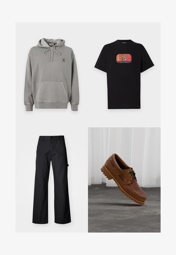 Svetlosivá mikina Carhartt s kapucňou na pulóver, predným klokaním vreckom, sťahovacou kapucňou, rebrovanými manžetami a malým logom značky na hrudi.; Čierne bavlnené tričko s červeným a žltým grafickým motívom s rybárskou tematikou na prednej strane. Krátke rukávy a okrúhly výstrih.; Čierne, široké nohavice vyrobené z odolného materiálu. Obsahujú zapínanie na gombík a bočné vrecká. Hladká textúra s čistým dizajnom.; Hnedá kožená lodná obuv s čiernymi šnúrkami, béžovým prešívaním a robustnou podrážkou, zavesená nad sivou betónovou podlahou.