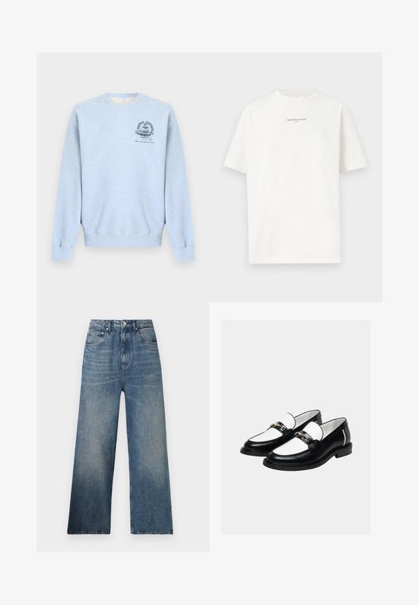 Hellblaues Sweatshirt mit Rundhalsausschnitt, langen Ärmeln und einer kleinen dunkelblauen Grafik auf der linken Brust, die einen Springbrunnen und Text zeigt.; Weißes T-Shirt mit kurzen Ärmeln und der Aufschrift "MAISON KITSUNÉ PARIS" in kleinen schwarzen Buchstaben, mittig auf der Brust platziert.; Blaue Denim-Hosen mit weitem Bein und hohem Bund, mit subtilen Verfärbungen, fünf Taschen und einem Metallknopfverschluss vorne.; Paar schwarz-weiße Lederloafer mit goldener Kettenverzierung oben, vor schlichtem hellem Hintergrund.