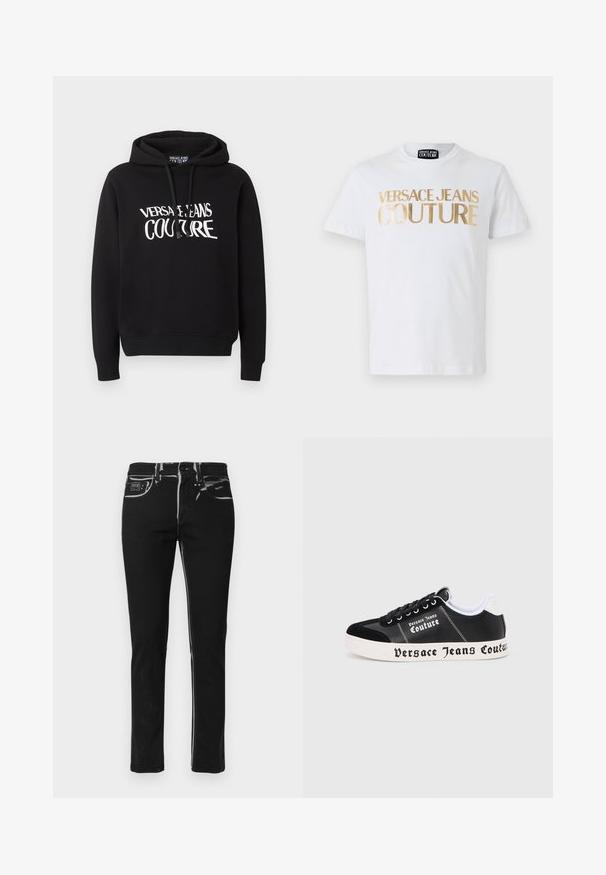 Schwarzer Kapuzenpullover mit langen Ärmeln und weißem "Versace Jeans Couture" Schriftzug auf der Brust, mit Kordelzügen an der Kapuze.; Weißes Baumwoll-T-Shirt mit fettem goldenen "VERSACE JEANS COUTURE" Schriftzug auf der Vorderseite. Rundhalsausschnitt und kurze Ärmel.; Schwarze Denim-Jeans im Slim-Fit, mit weißer Naht, Fünf-Taschen-Design und einem Etikett auf der Gesäßtasche.; Schwarzer Sneaker mit niedrigem Schnitt und weißer Sohle, auf der Seite und der Sohle mit dem Schriftzug "Versace Jeans Couture", schwarzen Schnürsenkeln und weißem Fersenbesatz.