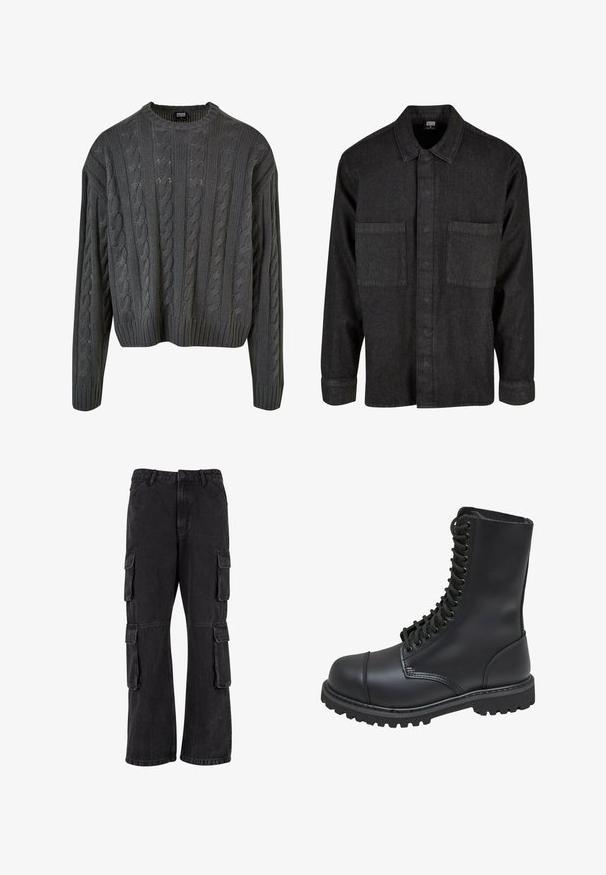 Cable-strikket pullover i mørkegrå med rund halsudskæring, drop-skulder og ribbet bund. Har teksturerede mønstre overalt.; Sort denimskjorte med krave, frontknaplukning og to brystlommer. Har lange ærmer med knapmanchetter og en solid tekstur.; Sorte cargo-bukser lavet af denim, med en løs pasform, flere sidelommer og syet detaljer. Teksturen er let falmet.; Sort læder kampstøvle med høj skaft, snørebånd foran, polstret krave og en robust tekstureret sål for godt greb. Har forstærket tåhætte.