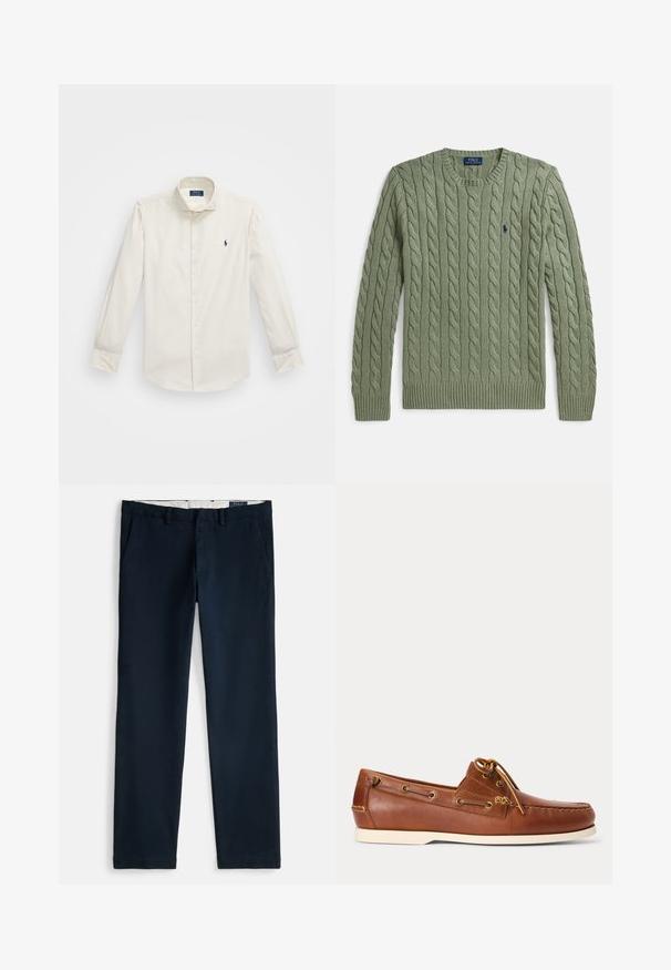 Grüner Strickpullover mit Zopfmuster, Rundhalsausschnitt, gerippten Bündchen und Saum sowie einem kleinen, gestickten Logo auf der Brust. Texturiert und mittleres Gewicht.; Weißes Langarmhemd aus Baumwolle, mit Button-Down-Kragen, einer einzelnen Brusttasche und einem kleinen navy Logo auf der linken Seite.; Marineblaue Chinos mit geradem Bein, schräge Vordertaschen, Gürtelschlaufen und einem weißen Innenfutter.; Brauner Leder-Bootsschuh mit weißer Sohle, oben geschnürte Schnürsenkel und Metallösen entlang der Seiten und der vorderen Naht.